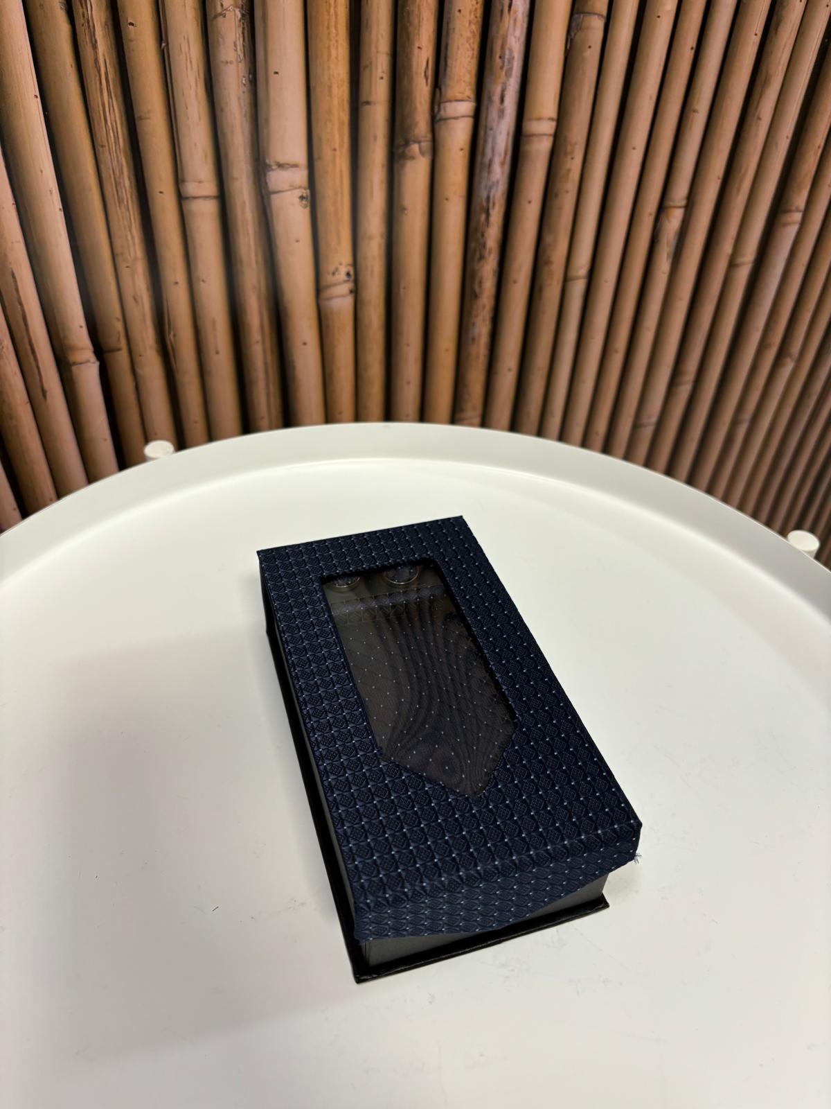 Cravatta con gemelli e pochette da taschino | Blu scuro