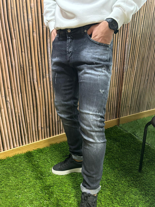 Jeans scuro linea Skinny