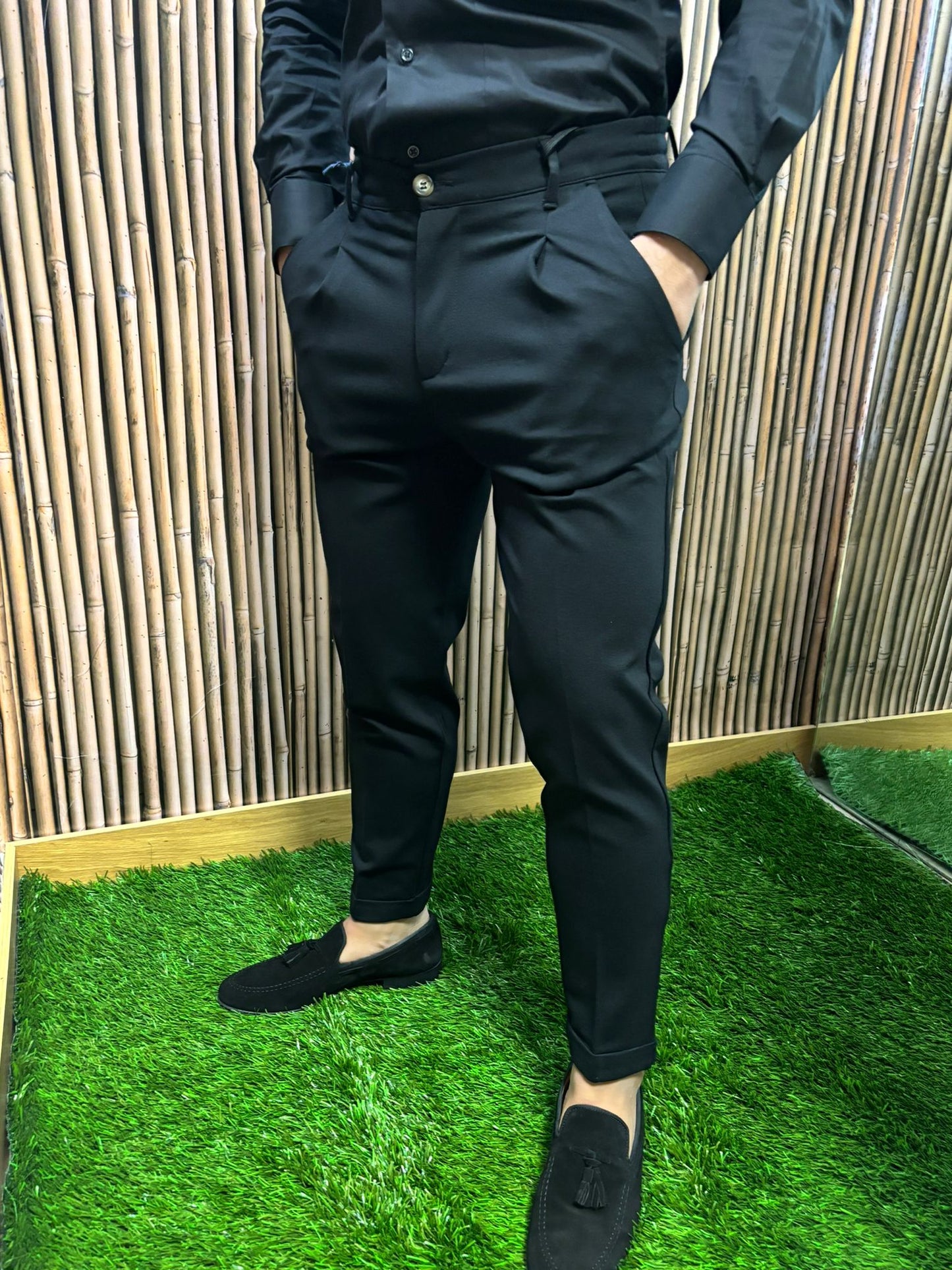 Pantaloni modello Pantalaccio elasticizzato in Punto Milano
