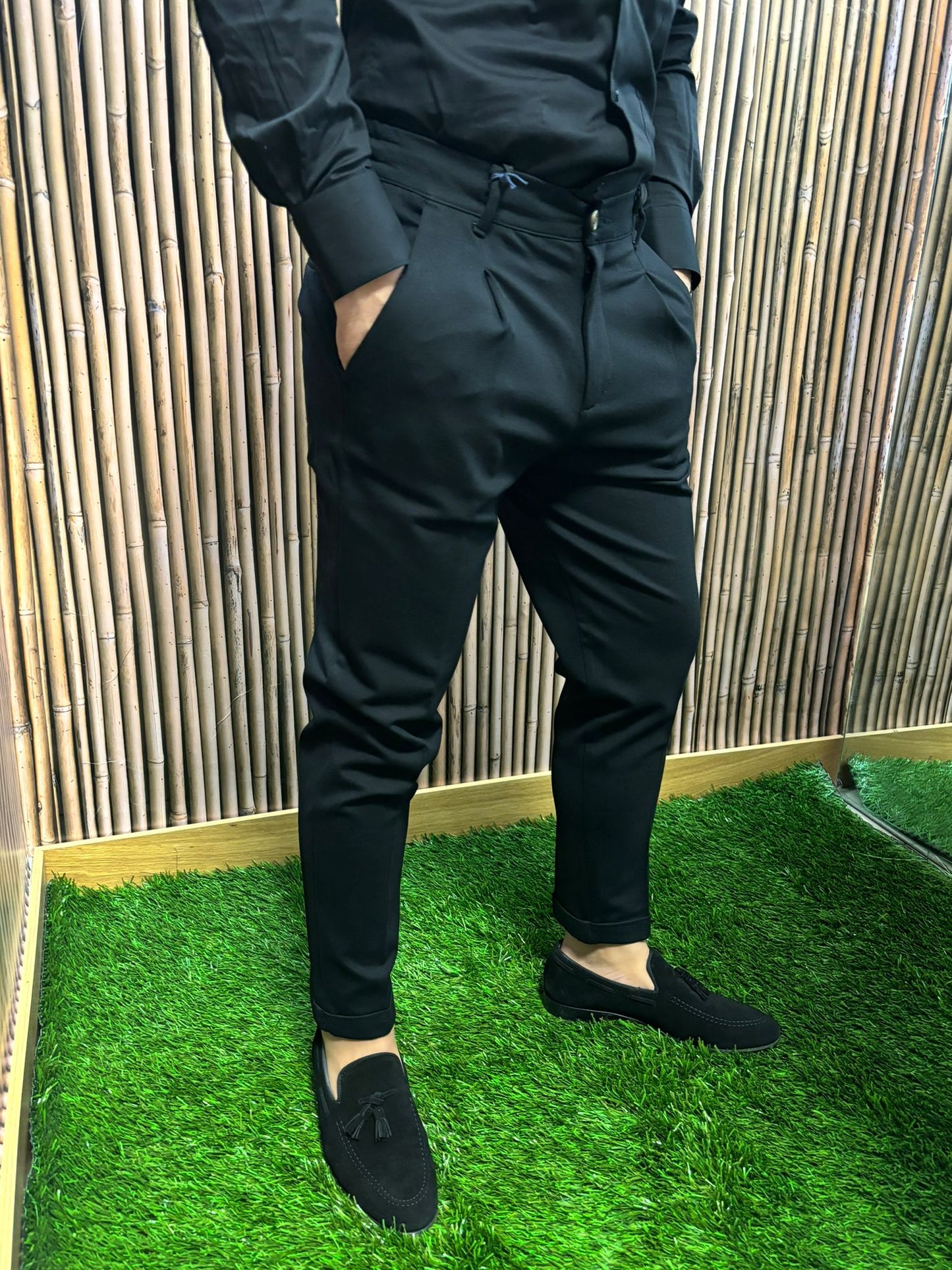 Pantaloni modello Pantalaccio elasticizzato in Punto Milano