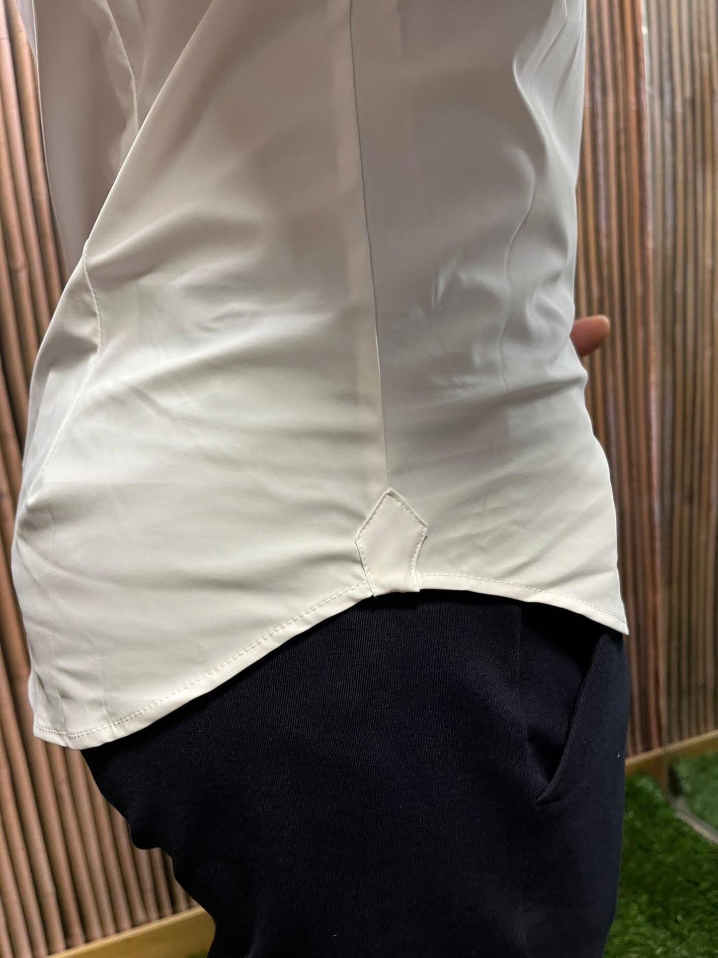 Camicia performance elasticizzata con collo francese