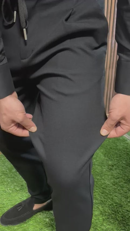 Pantaloni modello Pantalaccio elasticizzato in Punto Milano
